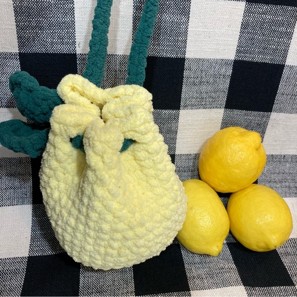 Fresh lemony goodness is this hand knit, super soft, lemon, design purse / pouch - Picture 13 of 13